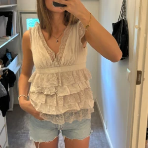 Volang topp - Söt passar xs/s 