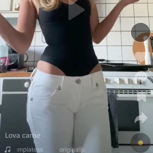 Miss me jeans - Säljer dessa sjukt snygga miss me jeans då dom inte kommer till användning dom är inprensipt nya ❤️❤️ dom passar mig som i vanliga fall har storlek 36 nu pris 1200💕