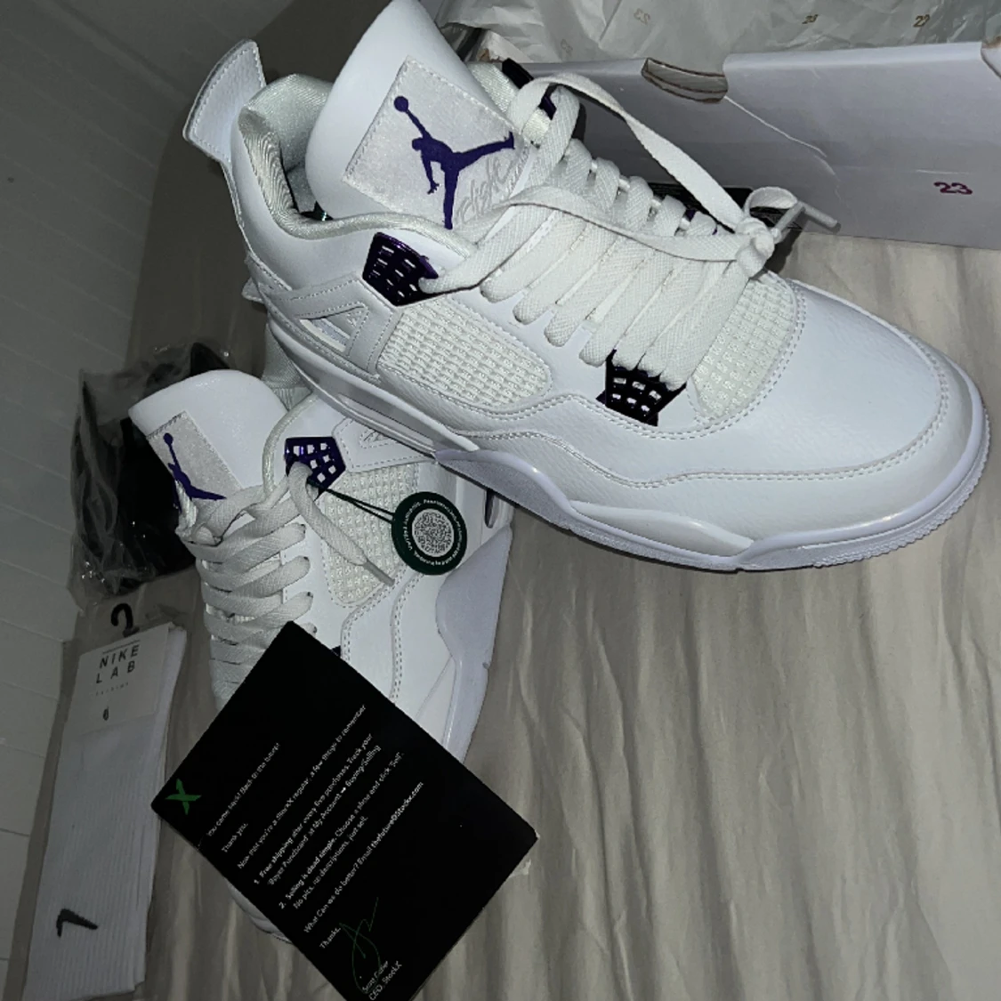 Jordan 4 metalic purple - 90