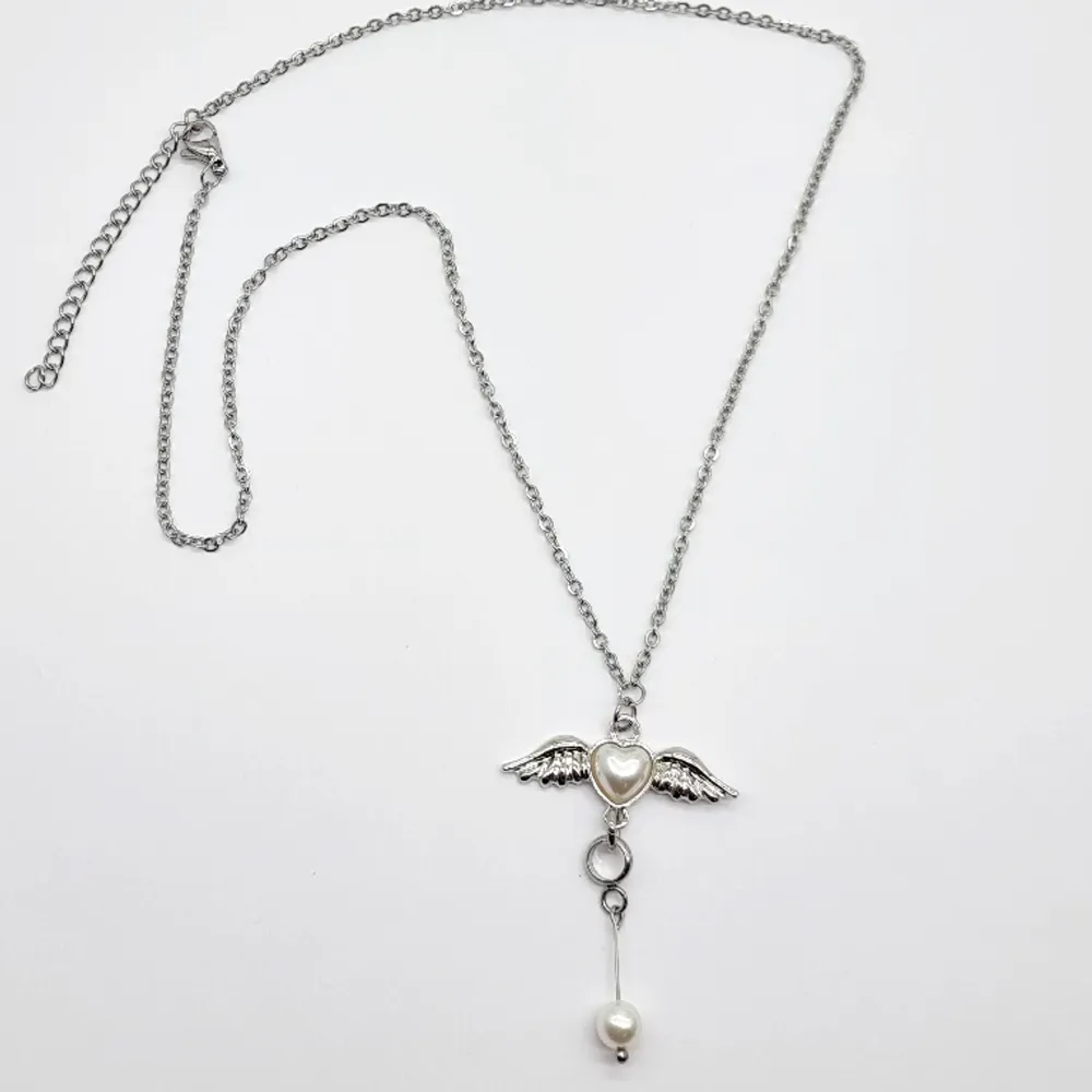 Handgjort halsband och exklusiv design🖤 💎Material-kedja-rostfritt stål. Pärlor och zinklegeringar. Längd: 43cm +3cm.. Accessoarer.