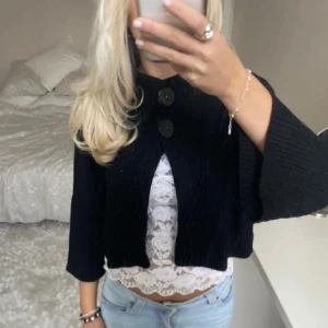 Superfin kofta - Superfin kofta med två knappar där fram💓