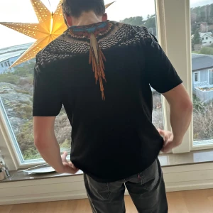 Marcelo burlon  - T-shirt som har använts 2-3 ggr. Köparen står för frakten❤️
