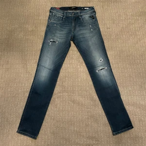 Replay anbass  - Säljer ett par replay anbass hyperflex som är i bra skick!  Storlek 29/32!  Hör gärna av dig om du har frågor!