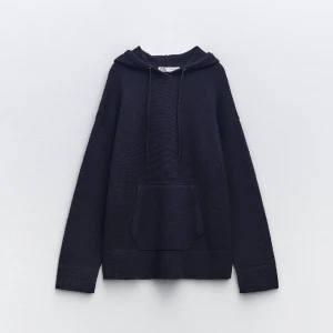 Zara Knit Hoodie - Zara knit hoodie som jag köpte i stockholm men har bara använt 1 gång. Köpte för 399 kr