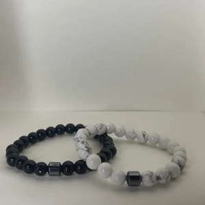 Armband - Oanvända skick 5/5 Nypris: 399kr (båda) Onesize