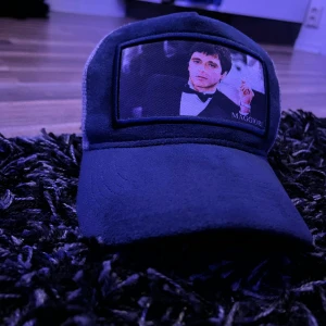 Maggiore keps - Säljer min snygga maggiore keps för jag använder ej keps längre, kepsen är i toppskick och har inga defekter.