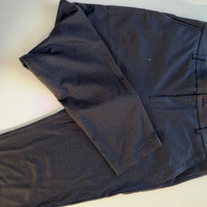 Mjuka kostymbyxor  - Mjuka kostymbyxor från Matinique