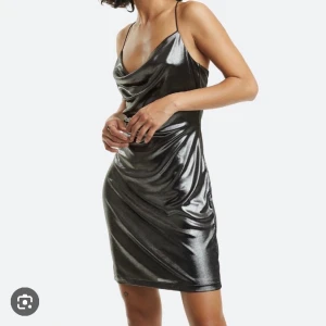 Nyårsklänning/fest klänning - Superfin nyårsklänning, använd en gång🤍✨