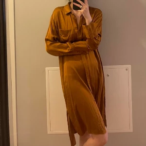 100% silk shirt & other stories  - & OTHER STORIES • DRESSES100% silk, from Other stories, worn few times, in very good condition