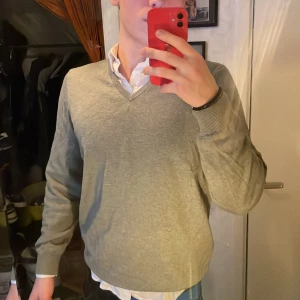 Alan paine stickad tröja - Bra skick. Ny pris:1600