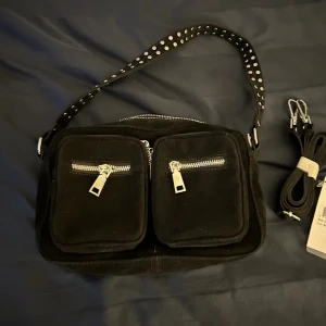 Noella bag  - Helt ny Noella bag. Råkade dra av prislappen för snabbt. 