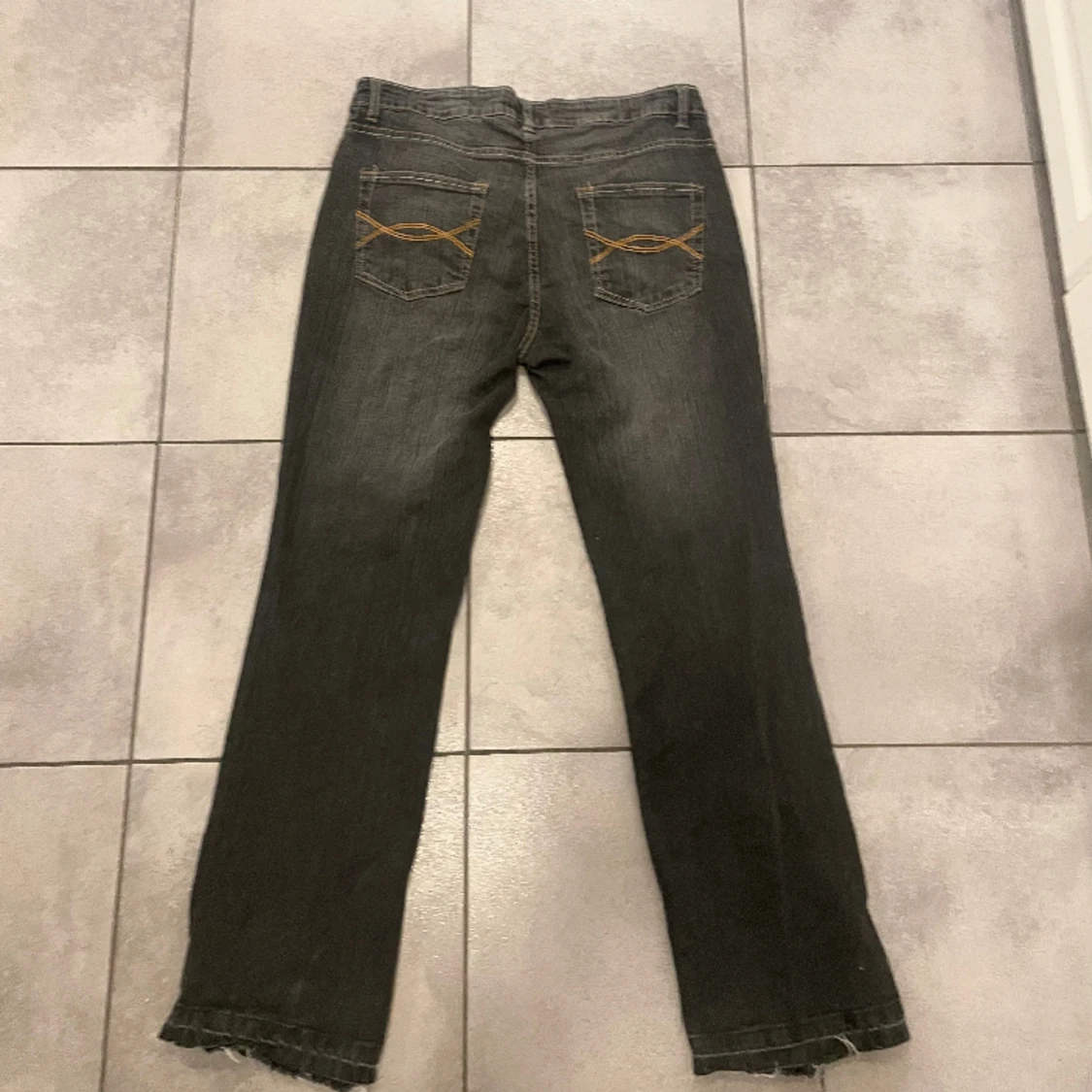 Svarta jeans