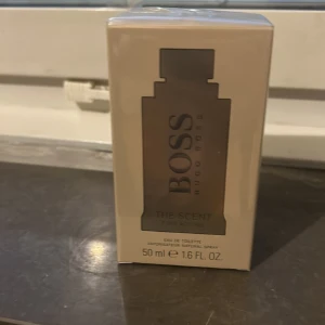 Hugo boss The Scent Pure Accord  50 ml - Hely ny plasten kvar. Säljer för fel köp Nypris runt 880 kr