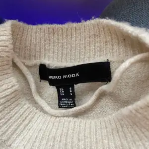 Säljer min vero Moda tröja för använder den inte❤️Den är i jätte bra sick❤️