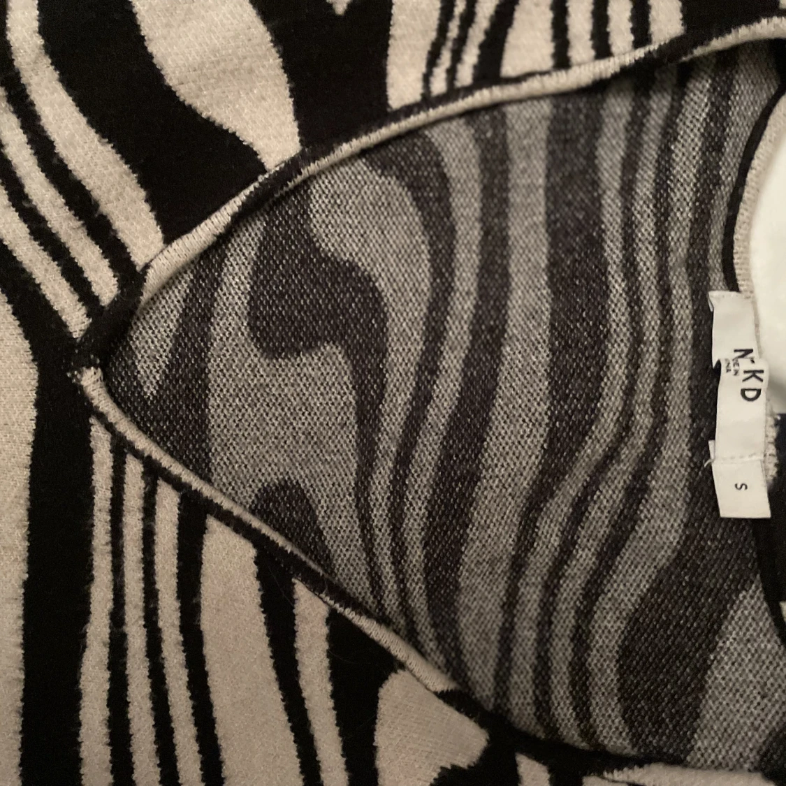 Mönstrad klänning  - 90