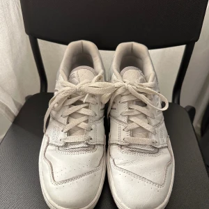 New Balance 550 - Vita New Balance 550, använda men i väldigt fint skick