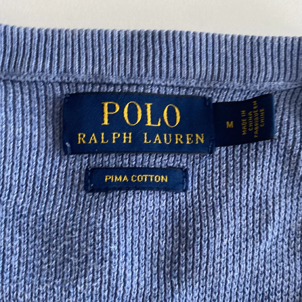Ralph Lauren tröjan i storleken M skicket är 9/10 Modellen är 180 Dm vid andra frågor😃. Tröjor & Koftor.