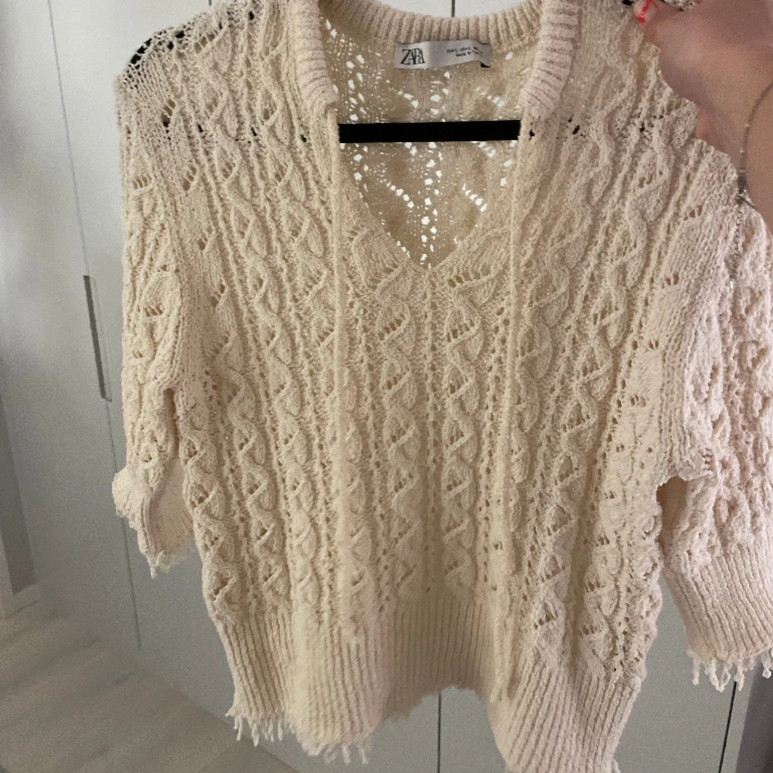 Beige virkad tröja - 90