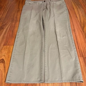 vintage low waist jeans  - Snygga baggy low waist jeans i gråbeige färg 