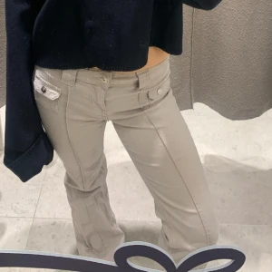 Hm byxor - Väldigt eftertraktade byxor från hm, som dessutom är slutsålda!!💕💕