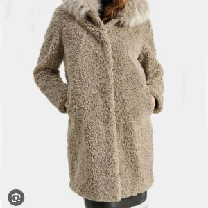 Rockandblue kappa - Ny kappa i grå färg, använt bara en gång, storlek 36 men passar 38 också, 