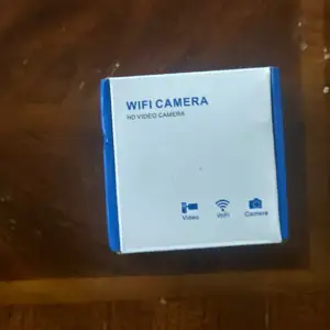 Wi-Fi kamera endast startad(ny). 64gb SL-kort.Pris bud finns i Örebro kan skickas mot porto 