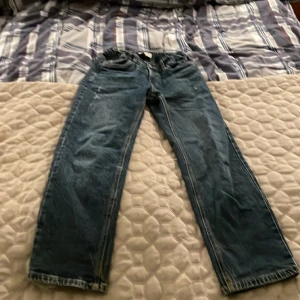 Lindex jeans, ( Barn ) st 146, 10-11 år.  - Mörkblåa lindex jeans i barn storlek, använda endast ett fåtal gånger.