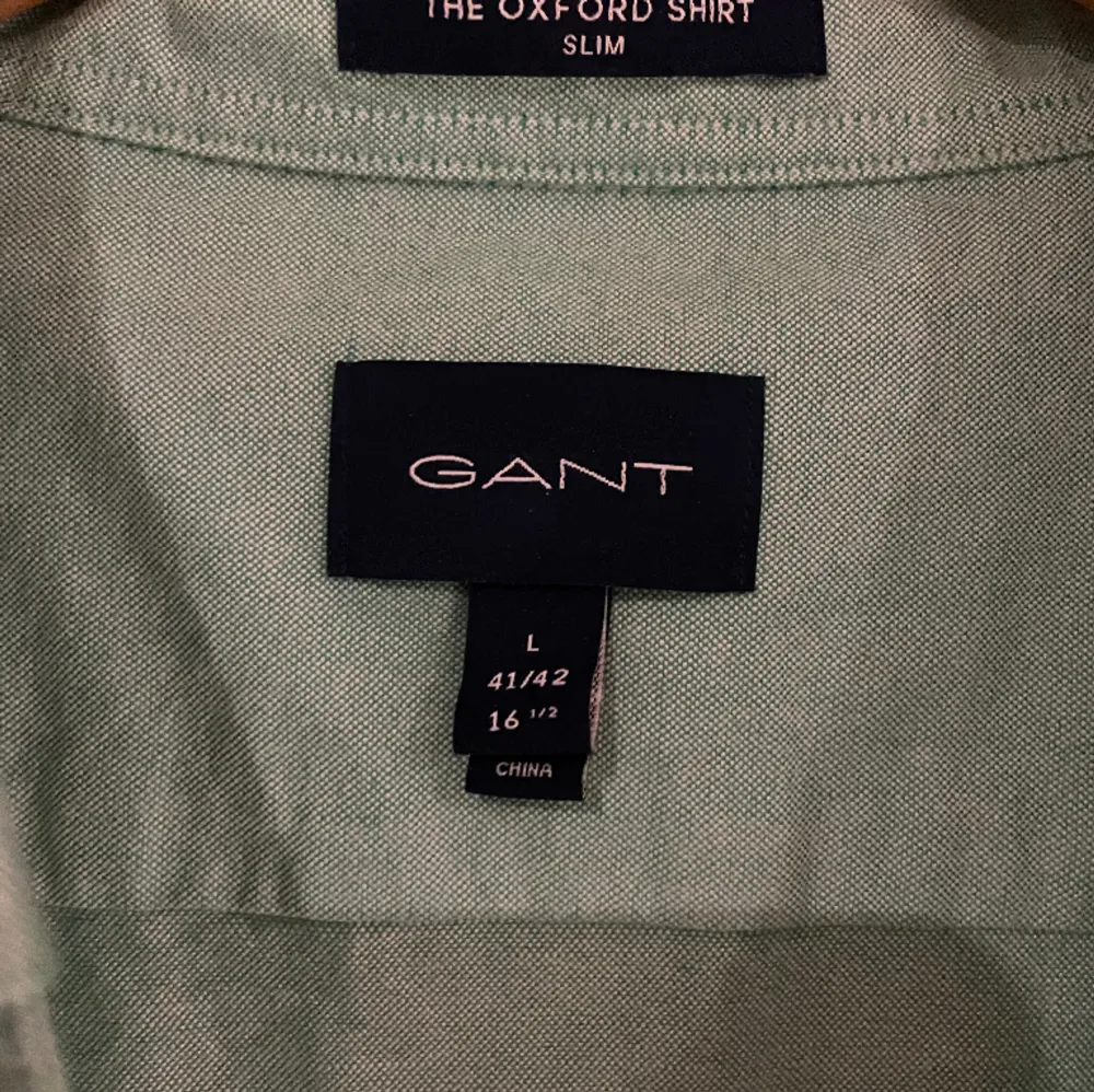 Gant Oxford skjorta i turkosgrön 41/42 i storlek och aldrig använda för blev för stor. Skjortor.