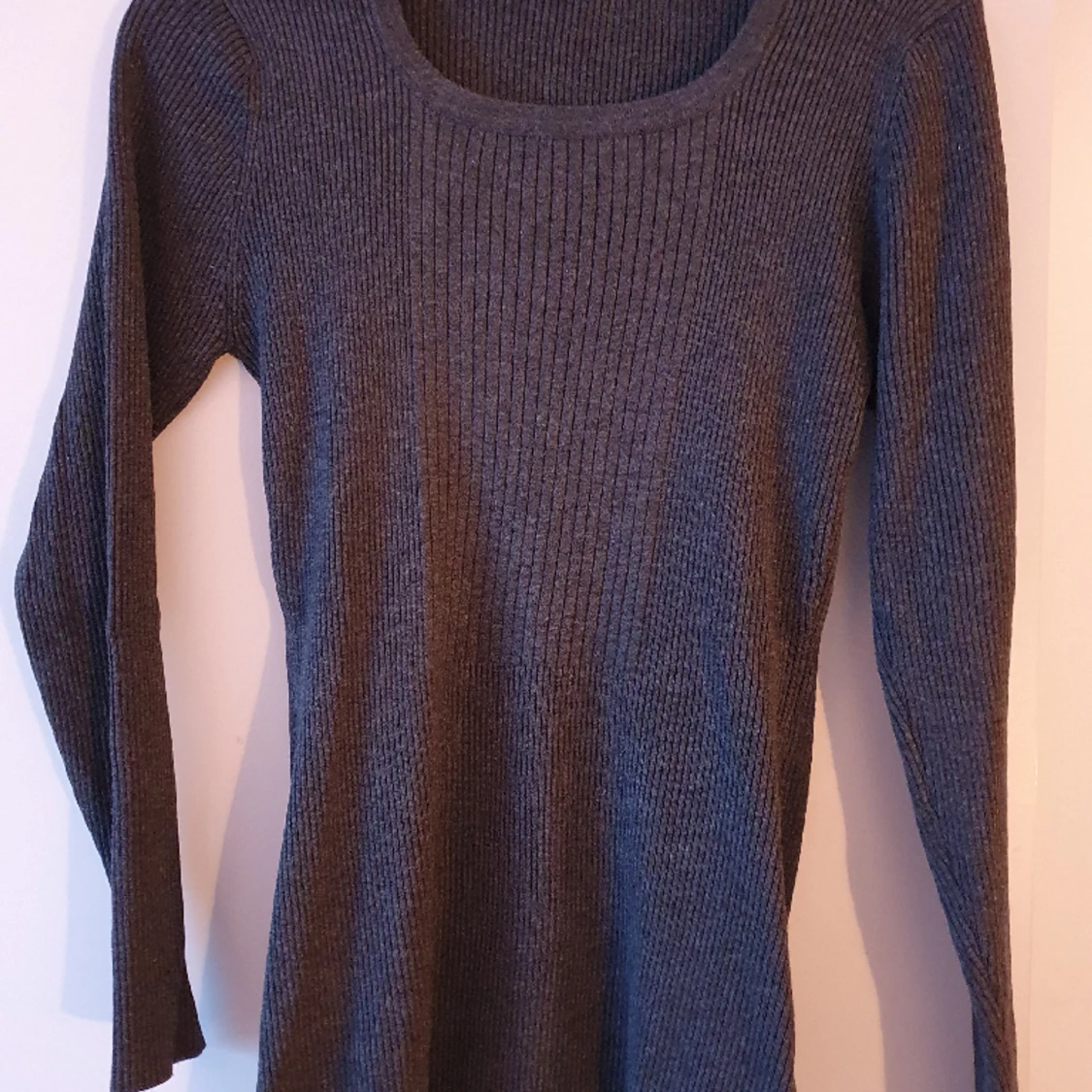 Mörkgrå topp medium