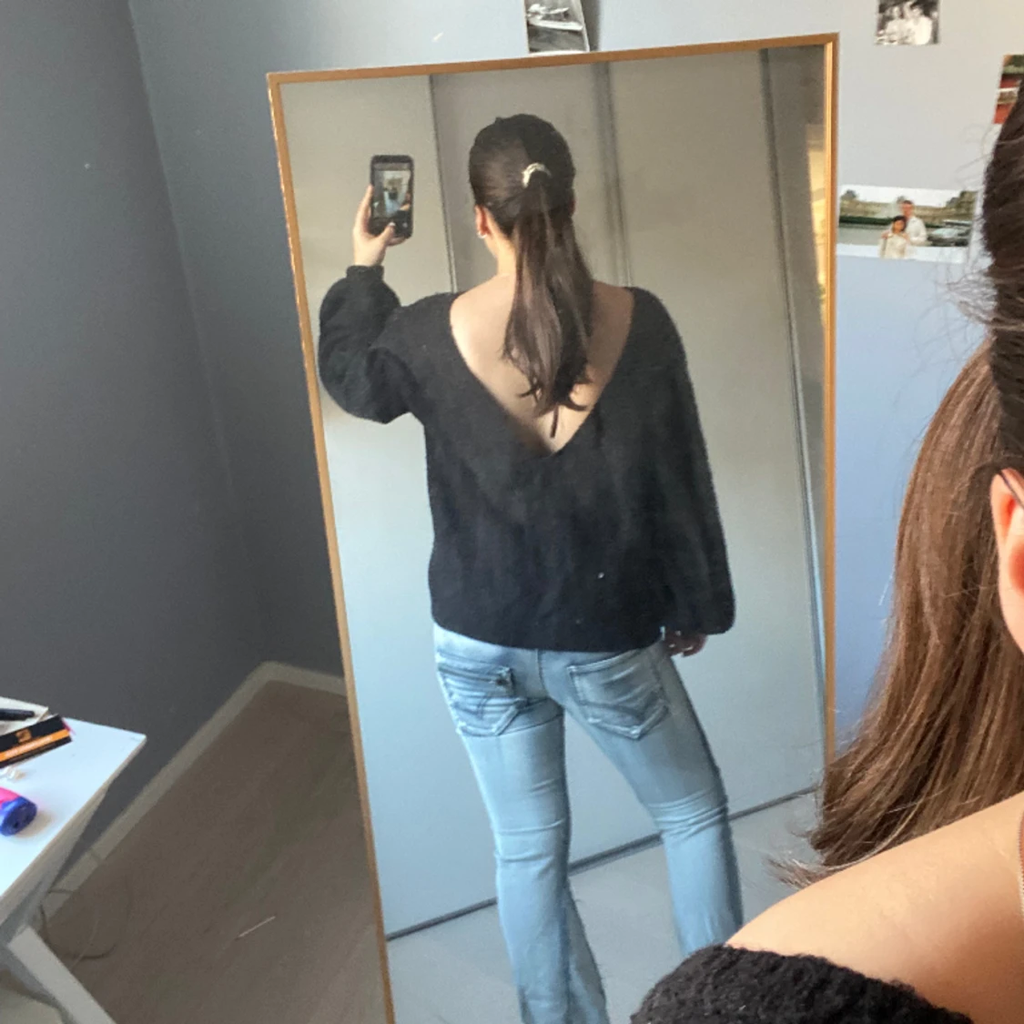 Stickad tröja med öppen rygg - 90