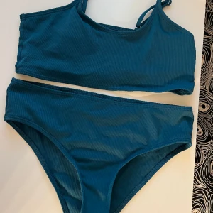 Mörkgrön bekini - Använd men i fint skick