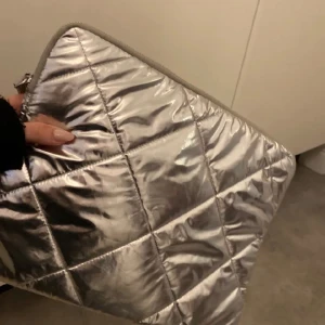 Datorfodral  - Laptop fodral lite mer slitet än vad de är på bilden men as coolt