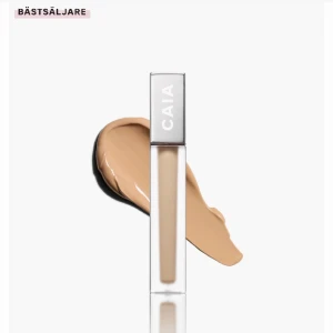 Caia concealer  - Säljer denna Caia concealern då den inte kommer till användning eftersom jag gillar mina andra mer 🤍 jag har endast använt den 2 gånger och jag köpte den för ca 2 veckor sen. Färgen är 2W som ni ser på bilderna 🤍 nypris är 195 kr! Skriv dm vid frågor