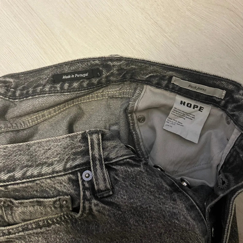  Unisex jeans från HOPE  Ny pris på dessa -1799 Mitt pris -499kr. Jeans & Byxor.