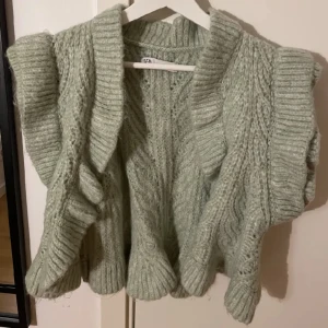 Bolero  - Ljusgrön super söt bolero!