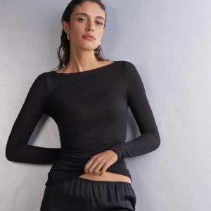 Intimissimi tröja  - Säljer min svarta intimissimi tröja som i stort sett oanvänd. Storlek S. 