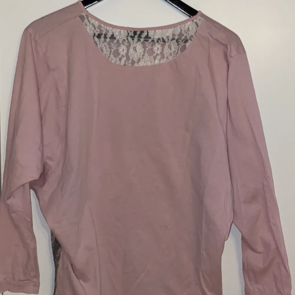En rosa tröja i storlek 170.. Tröjor & Koftor.