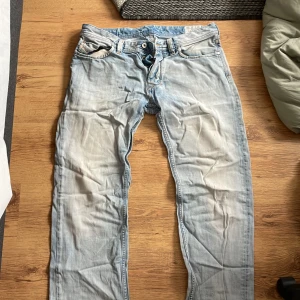 Diesel Larkee Jeans bootcut  - Diesel larkee jeans bootcut kan stryka innan jag postar dem.