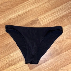 Bikinitrosor - Svarta bikinitrosor i storlek 34. 🌸