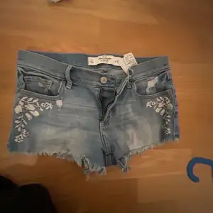 Fina shorts som är för små för mig💕W26