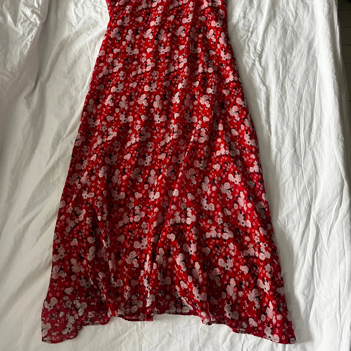 Rödblommig sommarklänning  - 90