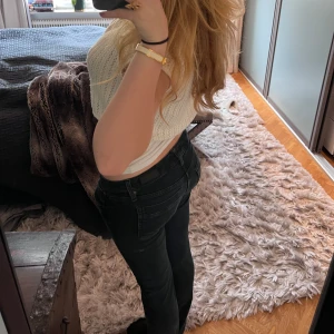 LTB JEANS  - Ganska bra skick har ett litet hål vid höften som knappt syns❤️❤️