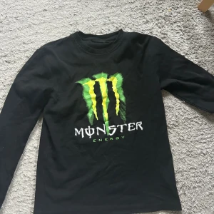 Monster tröja - Långärmad monster energy tröja i storlek S. Ascool 
