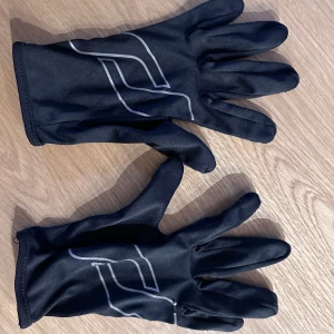 Vantar - Tunna vantar som är perfekta under dagar som har mycket vind!!!