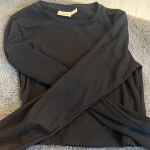 Svart långärmad  - Super fin långärmad. Oanvänd.