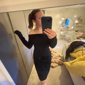 Off shoulder klänning  - Rensar, vill bli av med det därav billigt pris 🥂☀️☀️