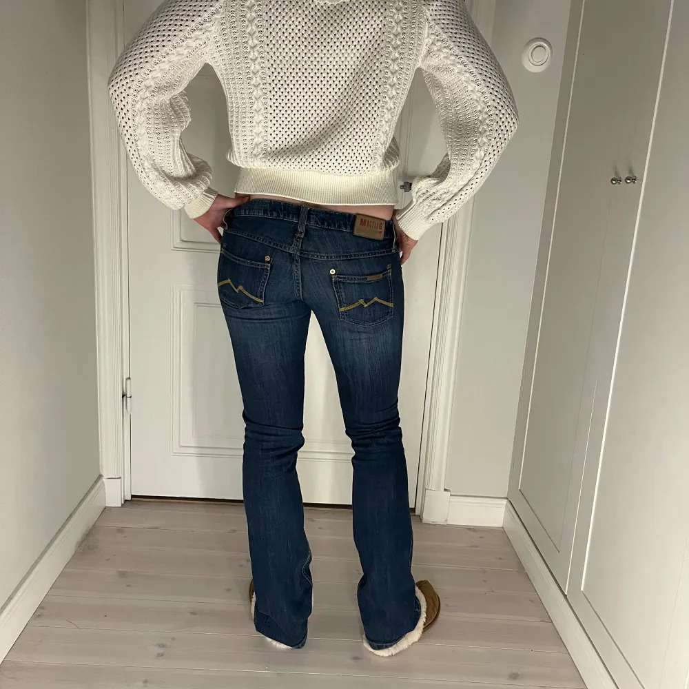 Lågmidjade jeans från Mustang, storlek w28 l34 och passar en 34/36!🥰. Jeans & Byxor.