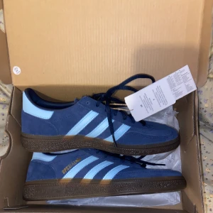 Adidas spezial - Adidas spezial blå, helt oanvända, lappen är kvar.