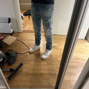 Meltin Pot jeans - Meltin Pot storlek 29/34 (kortare, sitter som 29/32)  200kr