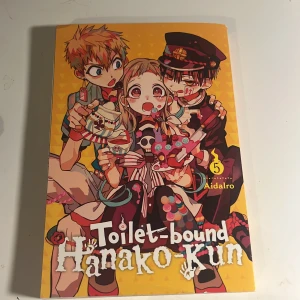 Manga böcker - Säljer TBHK nr 5, MHA(BNHA) 5, 20, 1 och 2. Aldrig öppnade så inga repor eller trasigheter 🥰